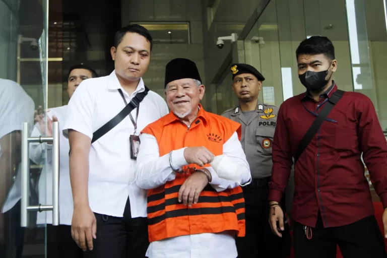 Abdul Ghani Kasuba Mantan Gubernur Malut Divonis 8 Tahun Penjara Akibat Tersangkut korupsi