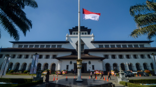 Pemkab Buleleng Imbau Pengibaran Bendera Setengah Tiang untuk Peringatan G30S/PKI