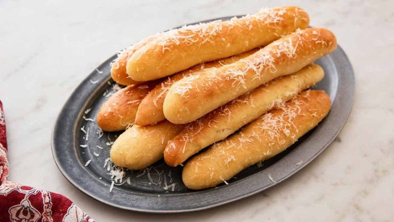 Breadsticks, Camilan Lezat yang Menyempurnakan Setiap Hidangan