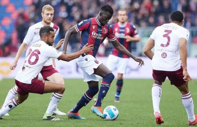 Drama Lima Gol Warnai Kemenangan Bologna atas Torino