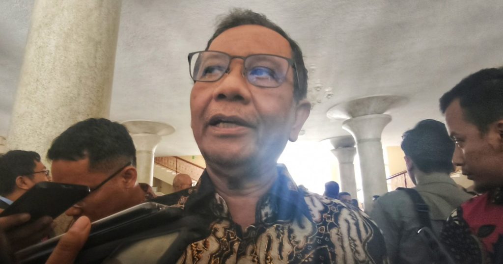 Mahfud MD Sindir Dugaan Korupsi BBM Oplosan Lewat Cerita Doa Santri di SPBU