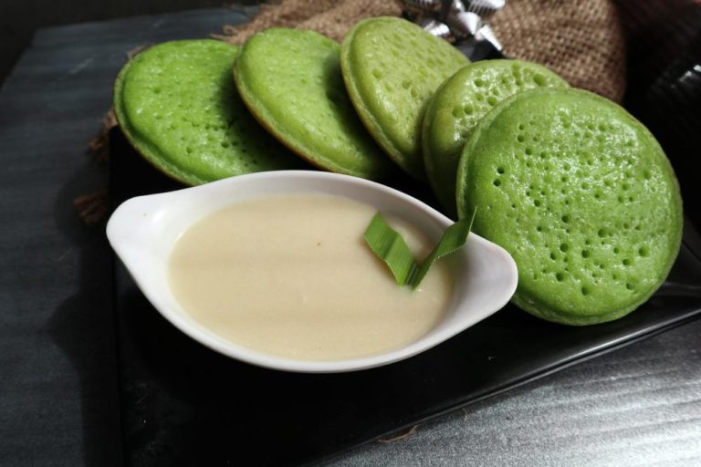 Sensasi Unik Serabi Pandan, Kue Tradisional yang Memikat Lidah Modern